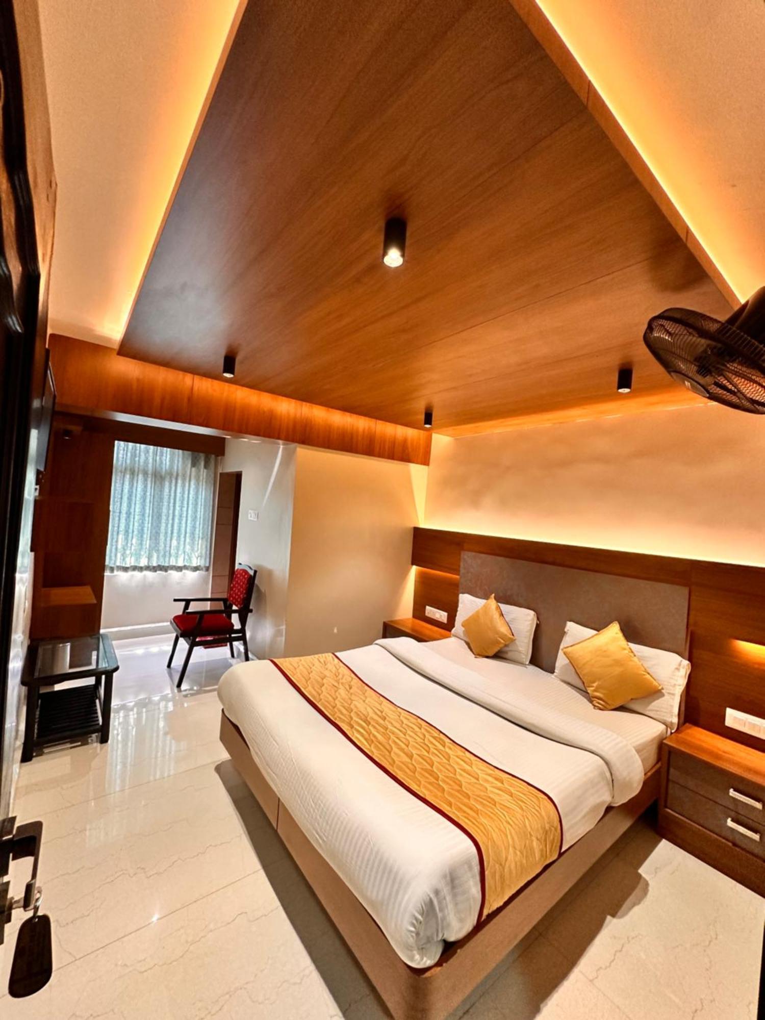 City Palace Hotel Ooty Dış mekan fotoğraf
